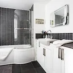 Finest Retreats - Lighthouse Holiday home *