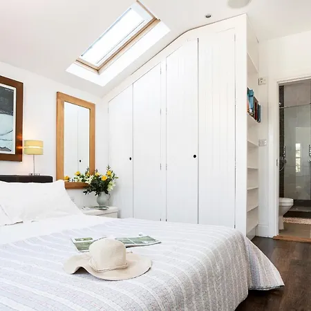 Finest Retreats - Lighthouse * Rampside