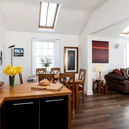 Finest Retreats - Lighthouse Feriehus Rampside