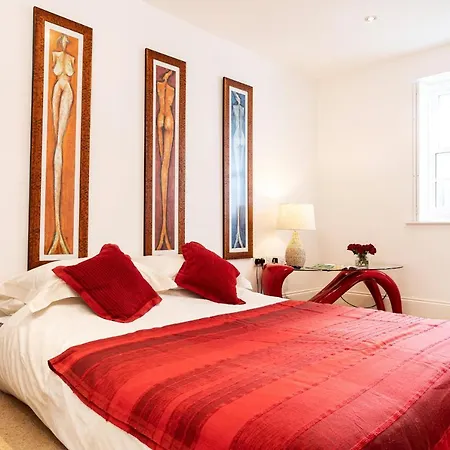Finest Retreats - Lighthouse * Rampside