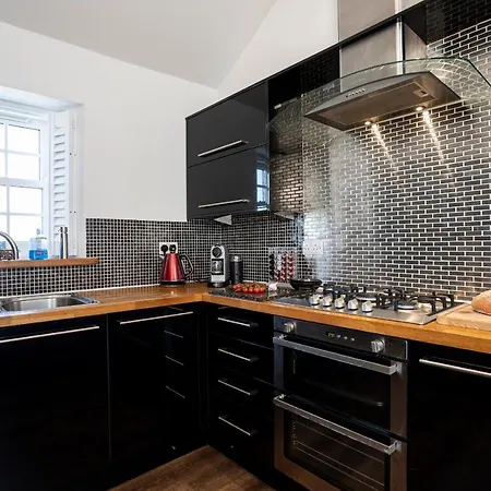 Finest Retreats - Lighthouse *