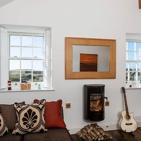 Finest Retreats - Lighthouse * Rampside