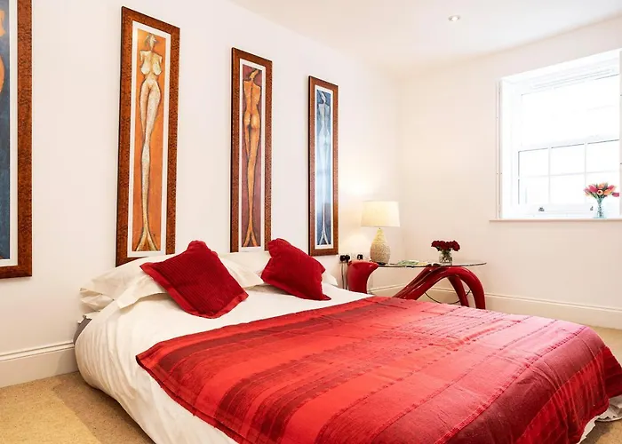 Finest Retreats - Lighthouse * Rampside