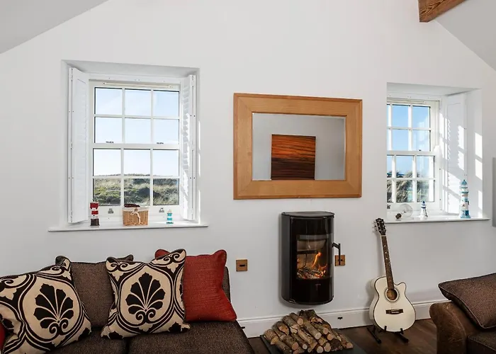 Finest Retreats - Lighthouse * Rampside