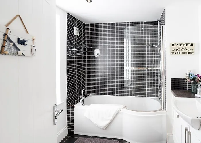 Finest Retreats - Lighthouse Feriehus Rampside