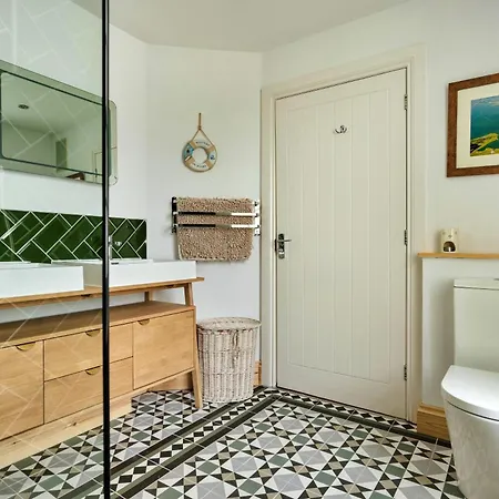 Finest Retreats - Lighthouse